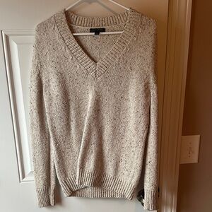 Banana Republic Men's Speckled Beige V-Neck Sweater